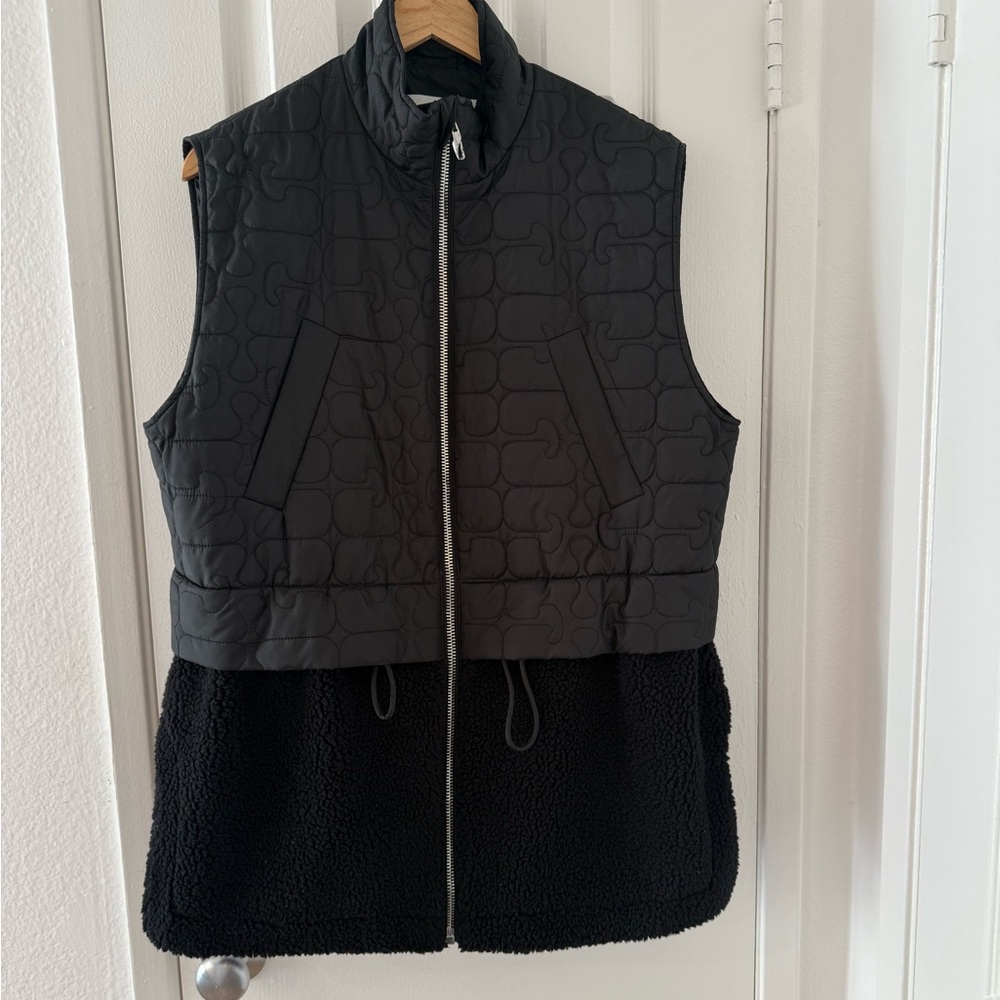 GANNI Oversized Fit Zip Up Vest, Quilted & Boucle, Size 38 EU (6US), Black